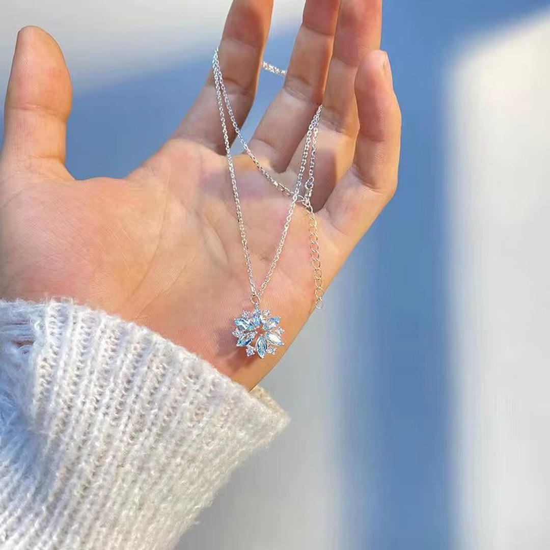 Pendentif en fleur en or blanc Snowflake bleu