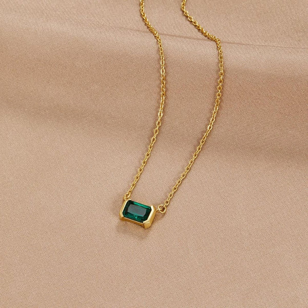 Collier en or émeraude verte