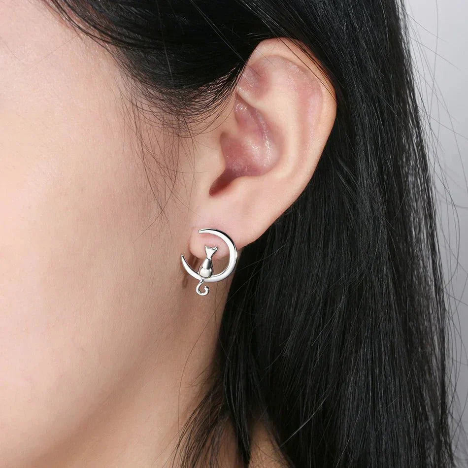 Boucles d'oreilles en argent sterling avec des boutons de chat et de lune