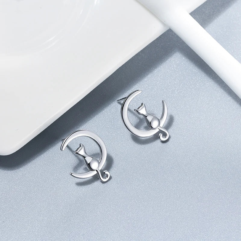 Boucles d'oreilles en argent sterling avec des boutons de chat et de lune