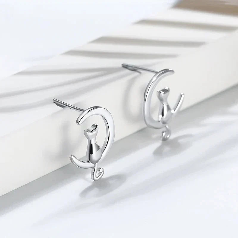 Boucles d'oreilles en argent sterling avec des boutons de chat et de lune