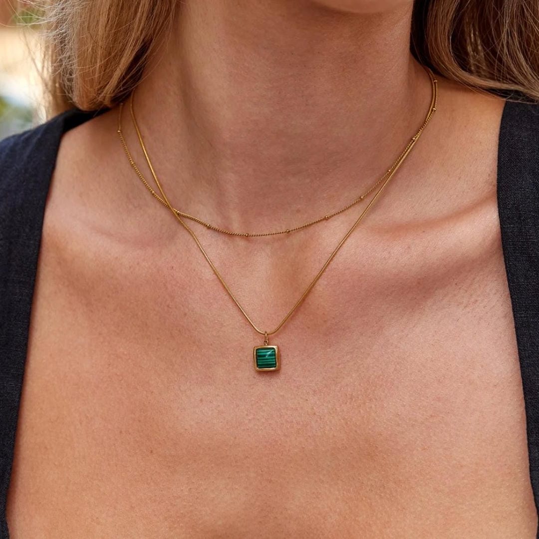 Collier Chic Superposé en Or Élégant