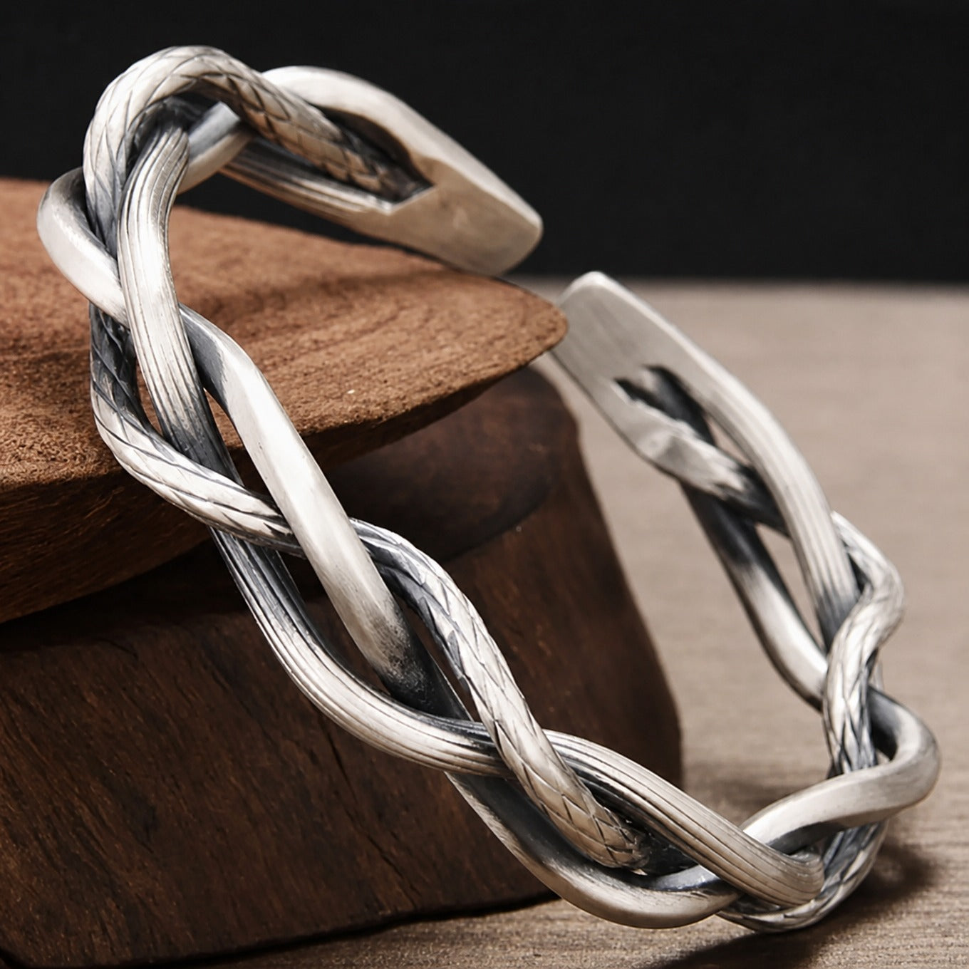 Bracelet en argent tressé décoratif