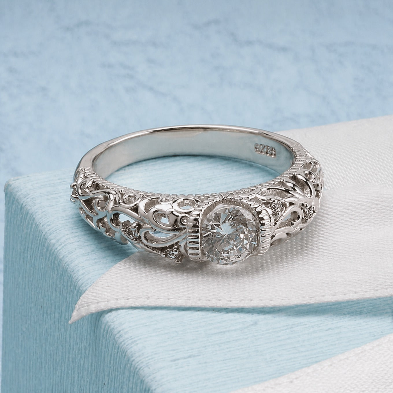 Bague Noble en Zirconium