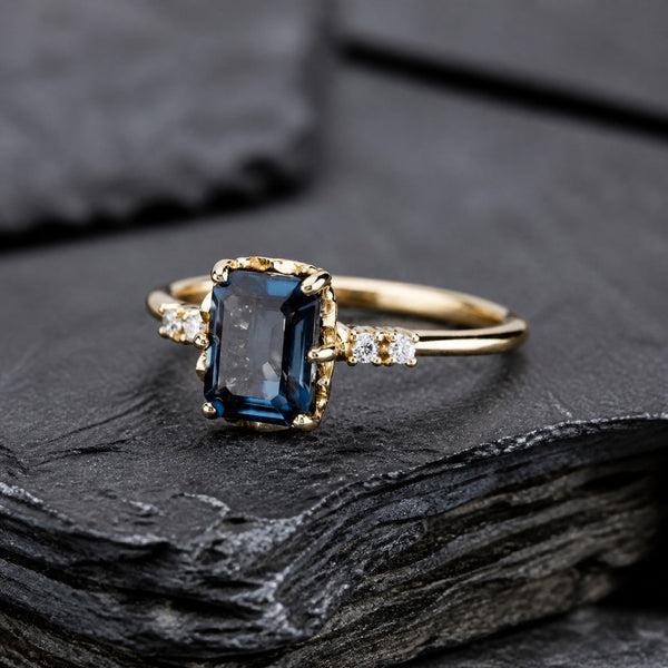 Bague Vintage en Cristal Bleu et Or