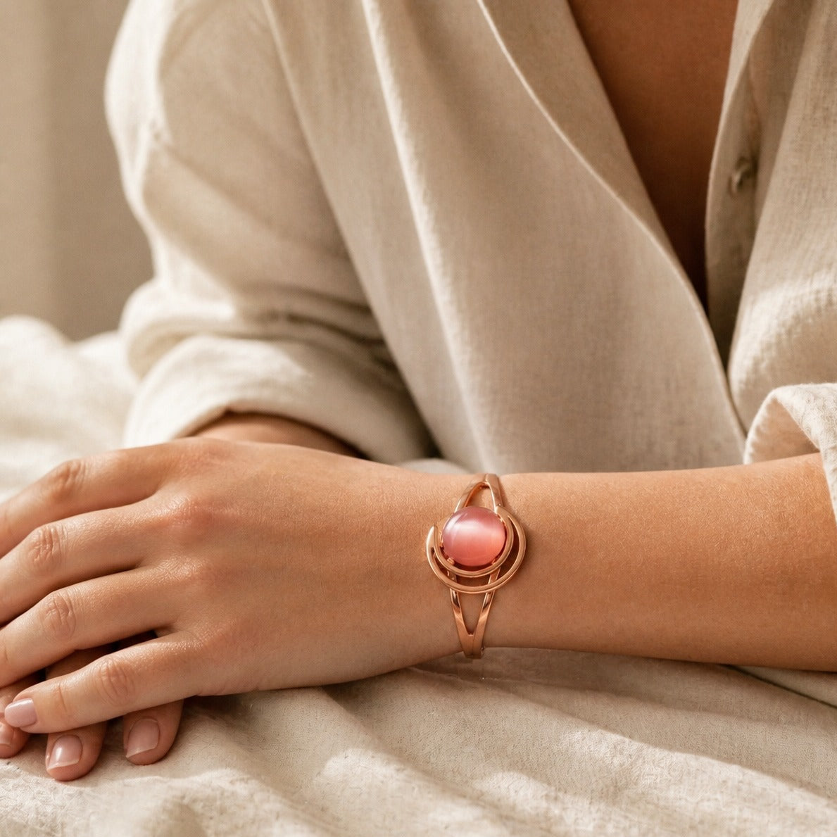 Bracelet en cuivre avec boule rose éternelle