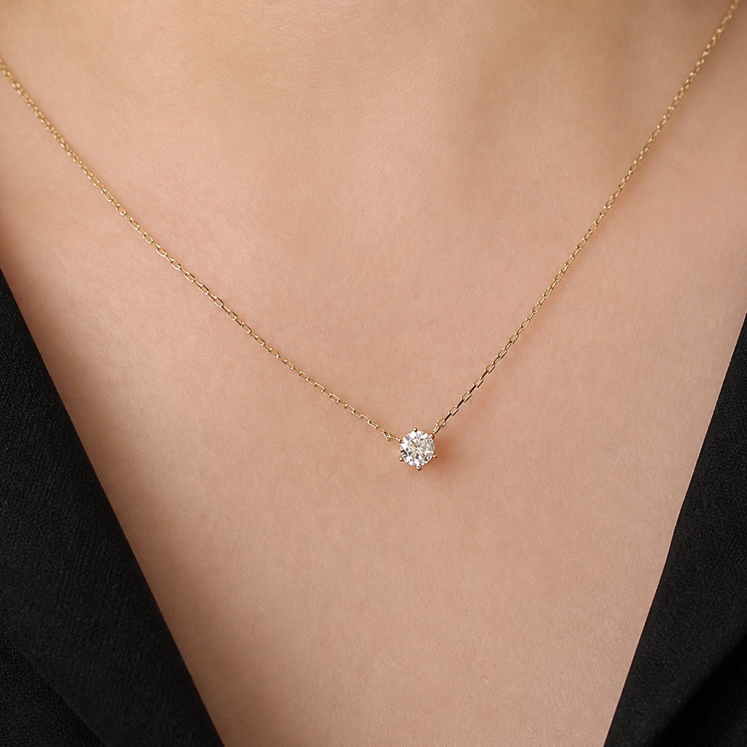 Collier en or zircon intemporel