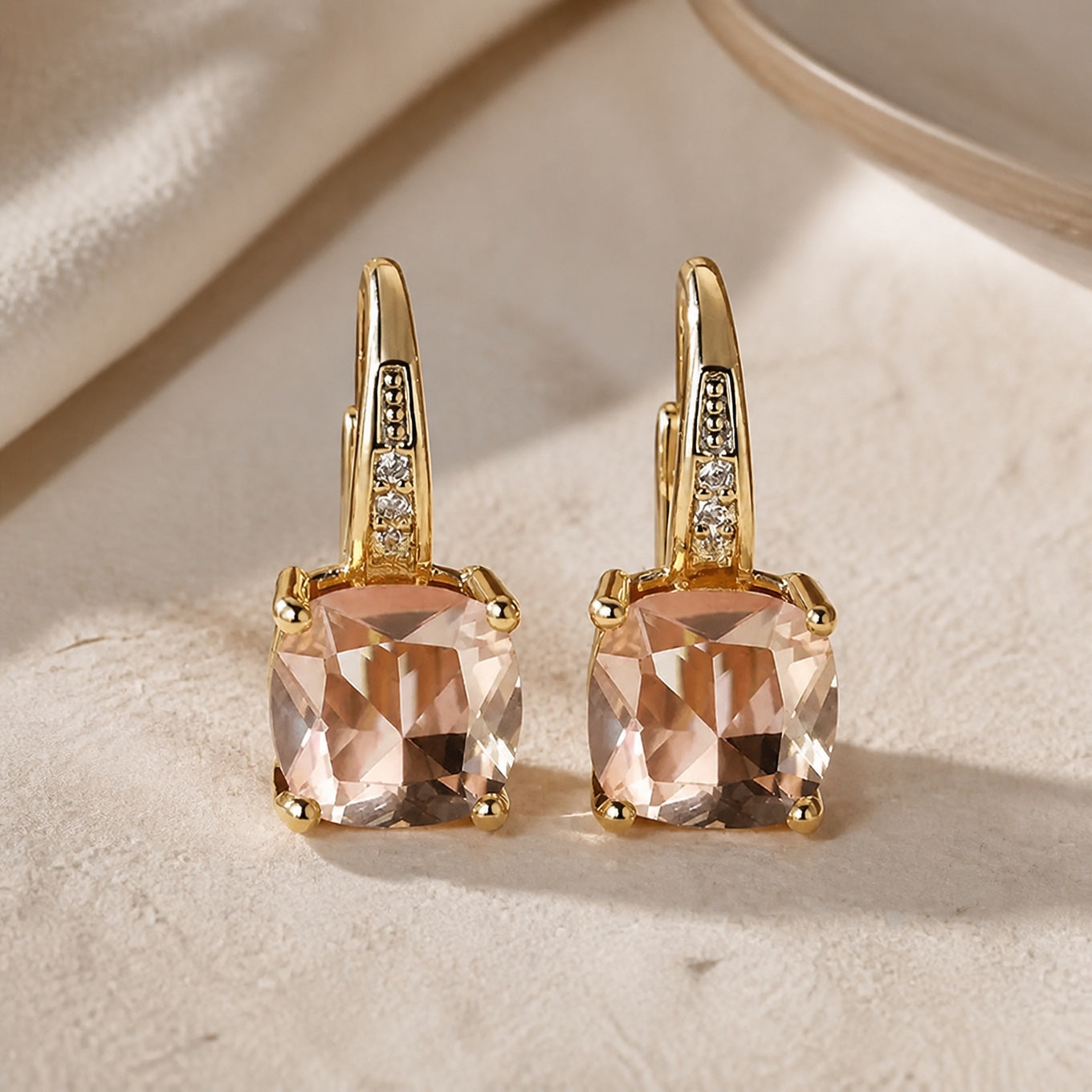 Boucles d'oreilles en pierre de saphir mystérieux