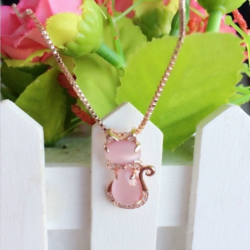 Collier de chat charmant en pierre rose avec zircon