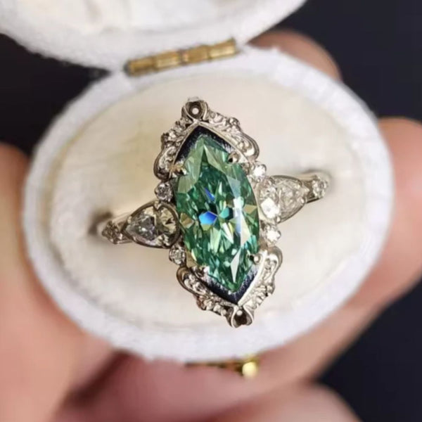 Vaelira Thornewyn | Bague
