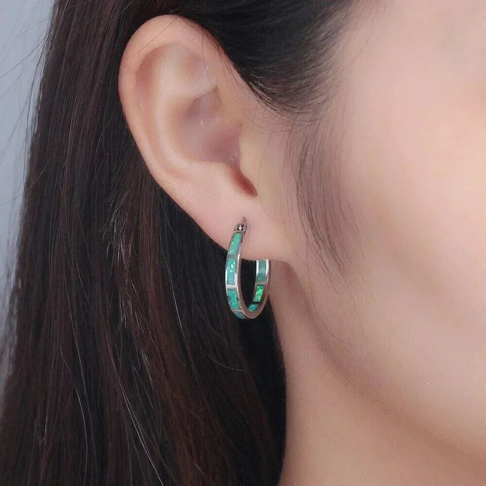 Boucles d'oreilles en cercle en opale bleue