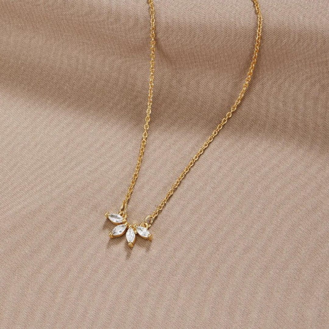 Collier en cristal à feuilles Kimalteleva Omelia